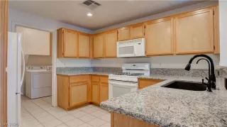 Photo #4: 2784861 Listing