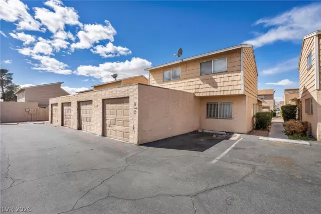 MLS: 2784872 Condo For Sale