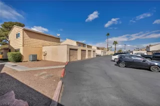 Photo #4: 2784872 Listing