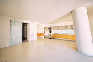 Photo #2: 2784880 Listing