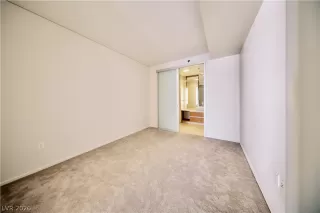 Photo #6: 2784880 Listing