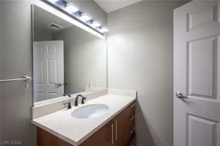 Photo #5: 2784891 Listing