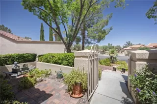 Photo #5: 2784897 Listing