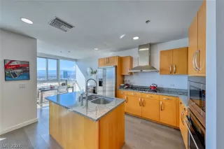 Photo #2: 2784899 Listing