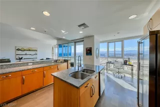 Photo #3: 2784899 Listing