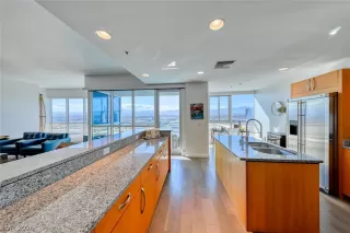 Photo #5: 2784899 Listing