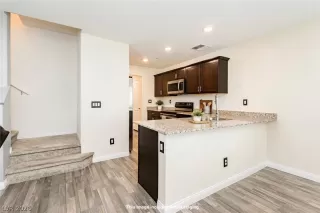 Photo #4: 2784919 Listing