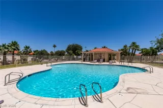 Photo #3: 2784954 Listing