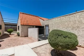Photo #4: 2784954 Listing