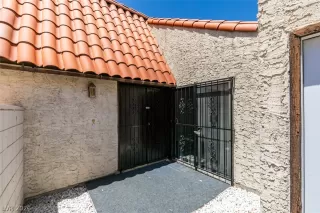 Photo #5: 2784954 Listing