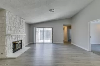 Photo #6: 2784954 Listing