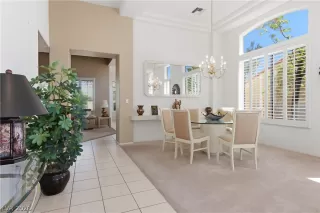 Photo #5: 2784957 Listing