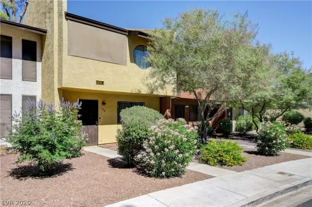 MLS: 2784965 Condo For Sale