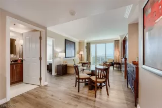 Photo #6: 2784983 Listing