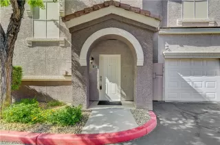 Photo #2: 2784999 Listing