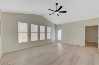 Photo #4: 2784999 Listing