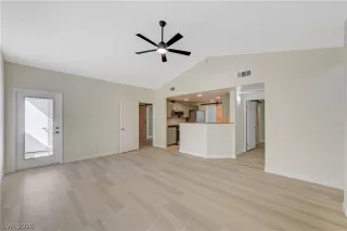 Photo #5: 2784999 Listing