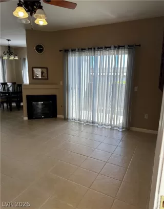 Photo #5: 2785008 Listing