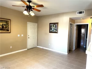 Photo #6: 2785008 Listing