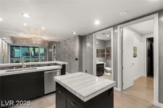 Photo #4: 2785014 Listing