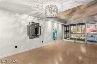 Photo #6: 2785014 Listing
