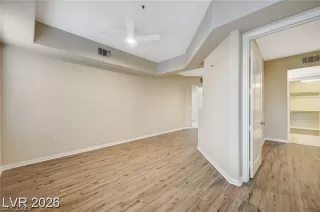 Photo #6: 2785016 Listing