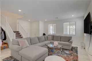Photo #6: 2785022 Listing