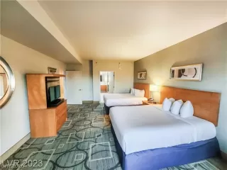 Photo #6: 2785035 Listing
