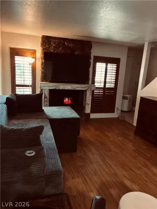 Photo #3: 2785093 Listing