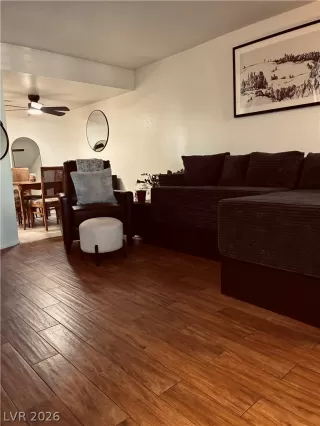 Photo #4: 2785093 Listing