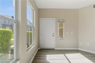 Photo #5: 2785108 Listing