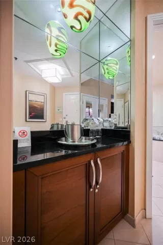 Photo #3: 2785128 Listing
