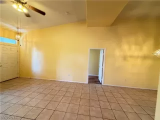 Photo #2: 2785131 Listing