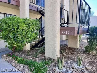 Photo #1: 2785138 Listing