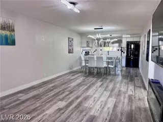 Photo #4: 2785138 Listing
