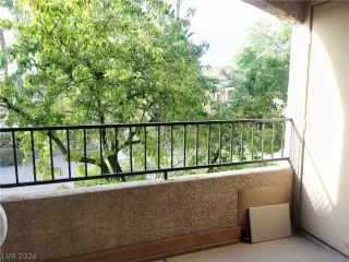 Photo #5: 2785147 Listing