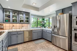 Photo #2: 2785168 Listing