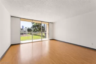 Photo #3: 2785169 Listing