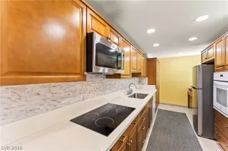 Photo #6: 2785169 Listing