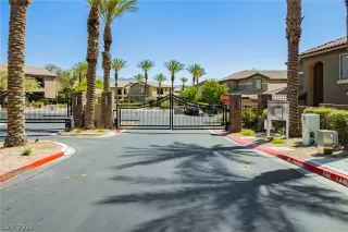 Photo #1: 2785180 Listing