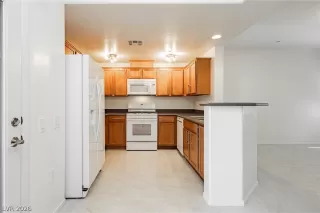 Photo #5: 2785180 Listing