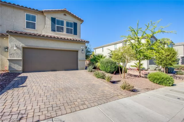 MLS: 2785300 Condo For Sale