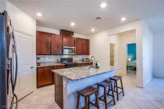 Photo #5: 2785300 Listing