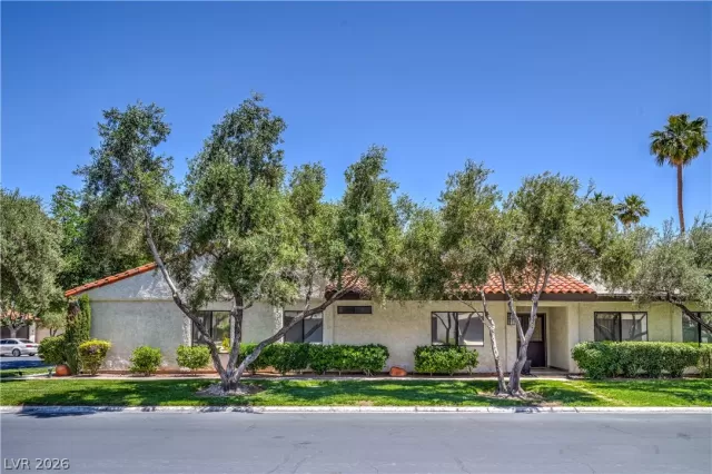 MLS: 2785318 Condo For Sale