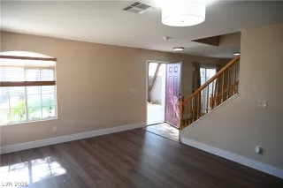 Photo #6: 2785327 Listing