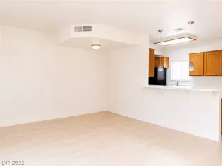 Photo #3: 2785342 Listing