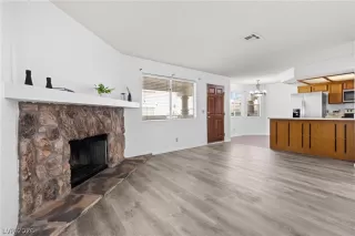 Photo #4: 2785351 Listing