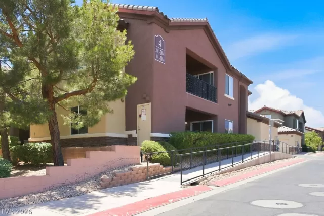 MLS: 2785433 Condo For Sale