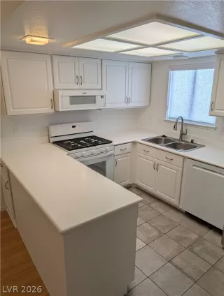 Photo #3: 2785442 Listing