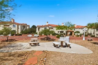 Photo #6: 2785468 Listing